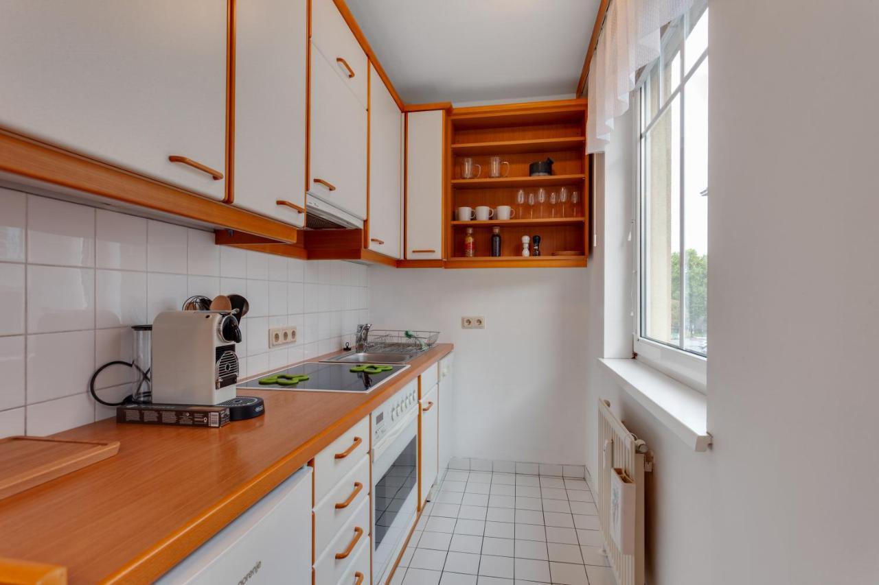 Close To Shopping Mile Viena